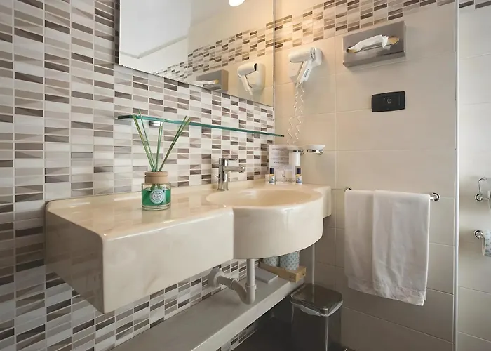 Hotel Hotiday Marina Di Bibbona